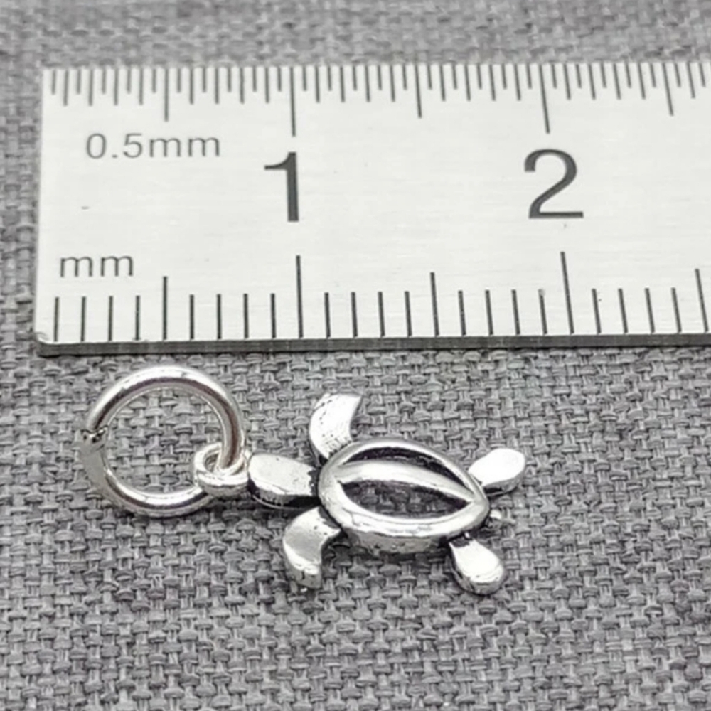 .925 Sterling Silver Hawaii Turtle Charm / Pendant